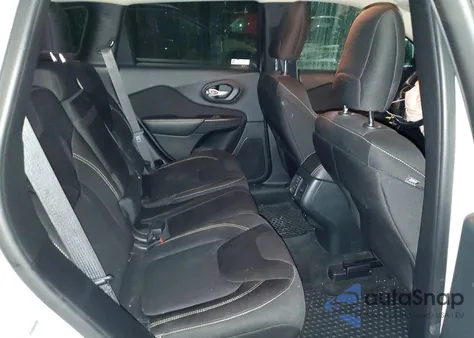 2015 Jeep Cherokee Latitude z USA, uszkodzony, nr VIN 1C4PJMCSXFW753184